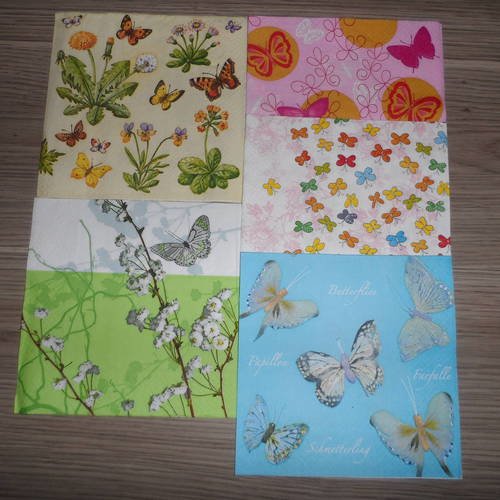 N°160 lot de 5 serviettes différentes en papier sur le thème des papillons