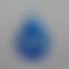 N°100 b une petite boule de noël en papier bleu à reflet métallisé    découpage fin