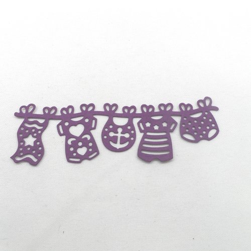 N°12 fil à linge vêtements de  bébé en papier   violet  foncé    découpage  fin