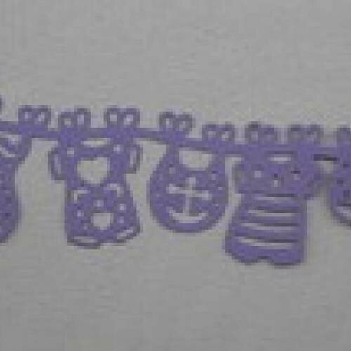 N°12 fil à linge vêtements de  bébé en papier   violet moyen    découpage  fin