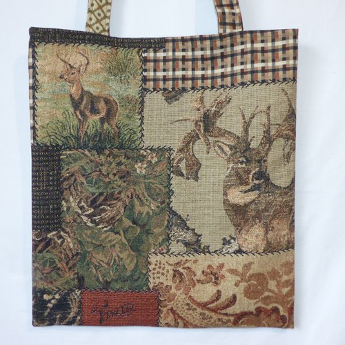 Sac en tissu imprimé la sologne deux faces différentes, forêt et cerfs
