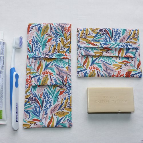 Kit nomade, pochette à savon et étui à brosse à dent