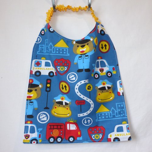 Serviette maternelle, serviette police
