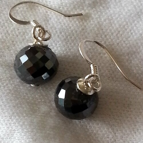 Boucles d'oreilles en perles rondelles diamants noirs facettées montées sur crochets d'oreilles en argent,