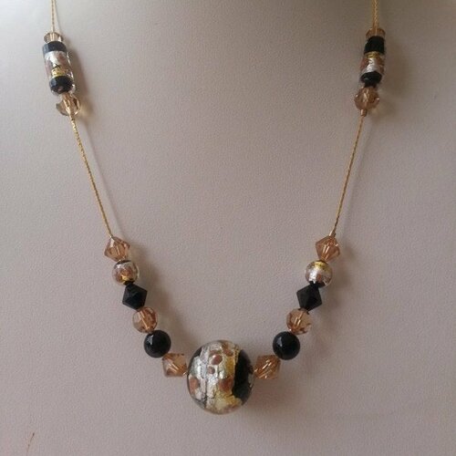 Collier femme mi-long en perles de verre de murano authentiques sur chaine serpentine or,cristal et perles onyx,