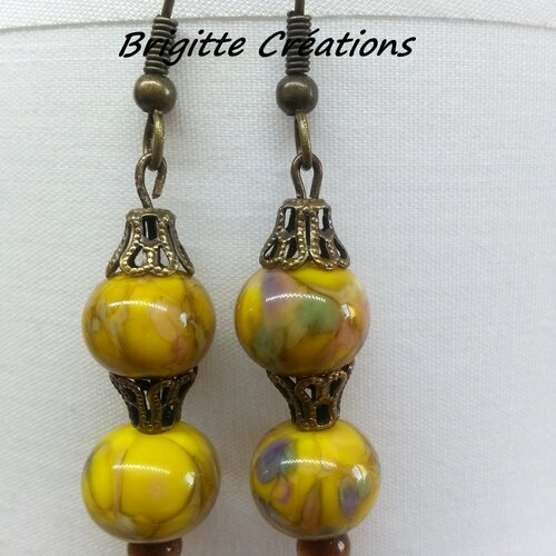 Boucles d'oreilles en perles de verre lampwork réalisées à la main et corail doré montées sur support bronze,