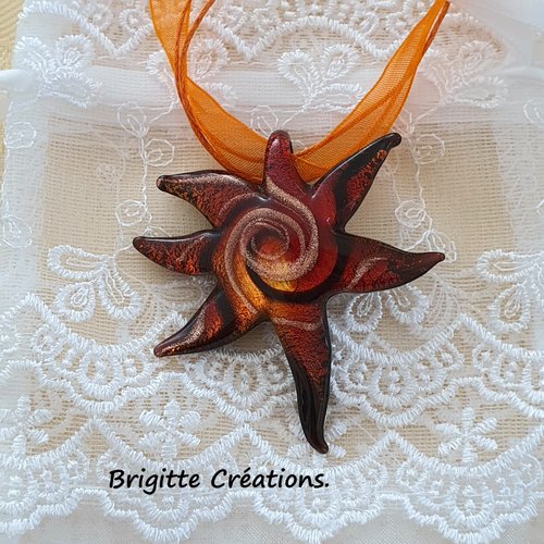 Pendentif etoile 7 branches en verre de murano authentique sur chaine ou cordon.