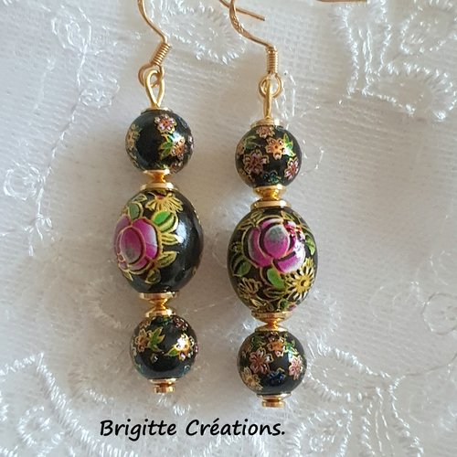 Boucles d'oreilles en perles japonaises tensha multicolores fleuries.
