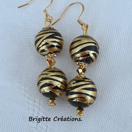 Boucles d'oreilles en perles japonaises tensha rondes.