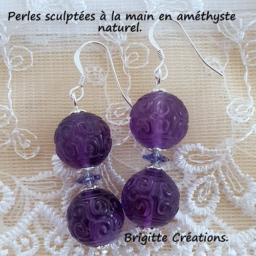 Boucles d'oreilles en perles rondes d'amethyste naturelle sculptée.