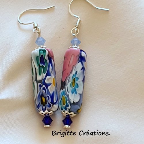 Boucles d'oreilles en perles de verre de murano sur crochets en argent.