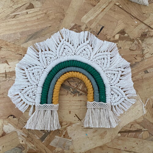Arc en ciel en macramé