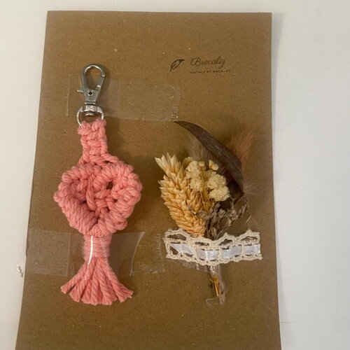 Porte clé coeur en macramé