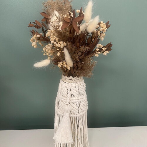 Vase en macramé + fleurs séchées