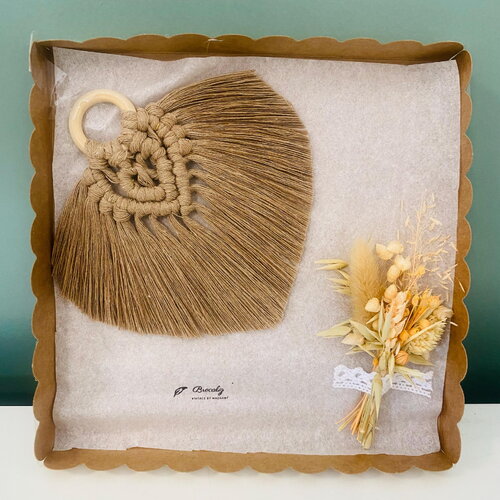 Coeur en macramé dans coffret