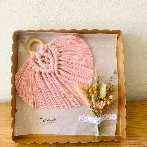 Coffret coeur macramé + fleurs