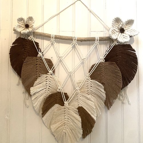 Suspension feuille en macramé