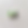 Perle artisanale en verre  "ovale" couleur: vert