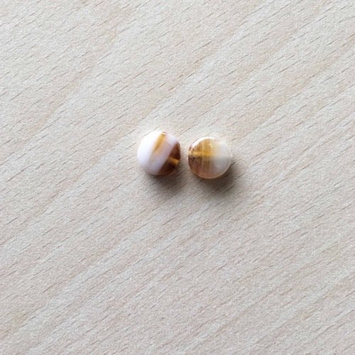 Perle artisanale en verre  "pastille" couleur: ambre