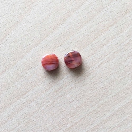 Perle artisanale en verre  "pastille" couleur: orange brûlé