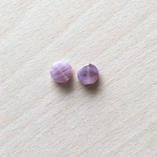 Perle artisanale en verre  "pastille" couleur: violet