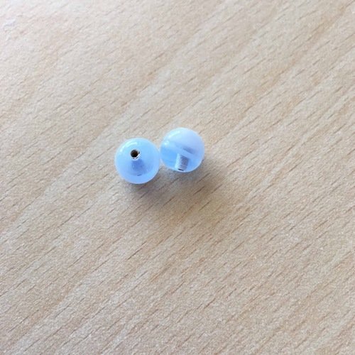 Perle artisanale en verre  "ronde " couleur: bleu