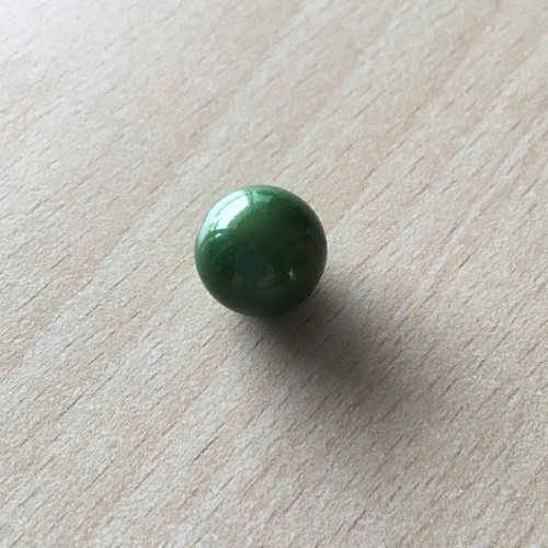 Jolie perle magique 14 mm  couleur  vert pomme