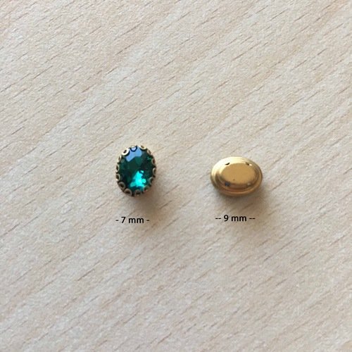 Strass en verre  forme ovale  7 x 9 mm turquoise