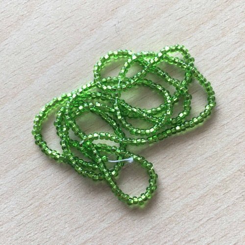 Jolie petites perles de rocaille diamantée vert chartreuse 10/o