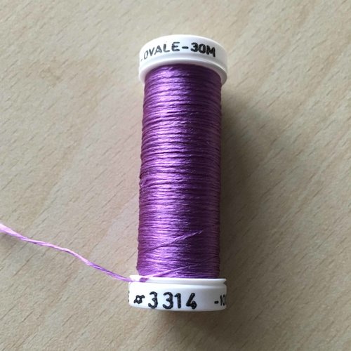 Bobine de soie ovale 3314 améthyste violette