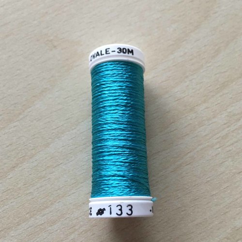 Bobine de soie ovale 133 turquoise clair 