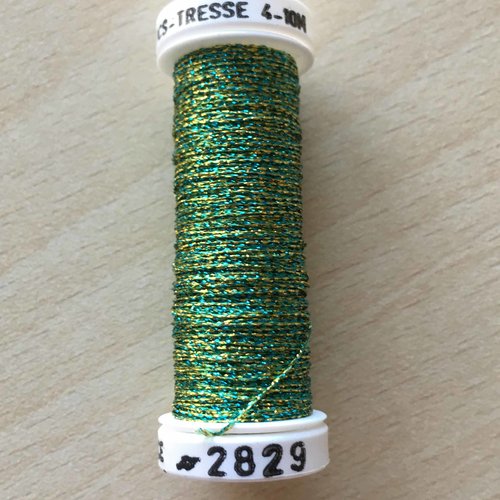 Bobine de fil métallisé au ver à soie 2829 tressé 4 chiné