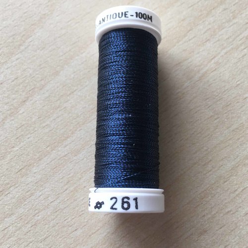 Bobine de fil métallisé au ver à soie antique classique 261 bleu marine