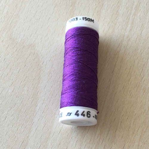Bobine de fils de soie 1003   "au ver à soie" 446 violet quetsch