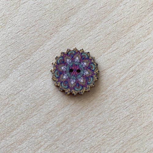 Joli petit bouton "mandala"  09 taille:  20 mm 