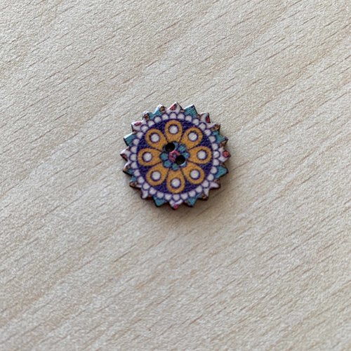 Joli petit bouton "mandala"  10 taille:  20 mm 