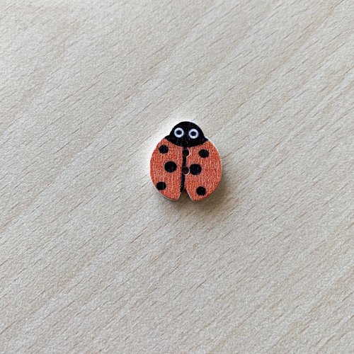 Joli petit bouton "coccinelle " orange  taille:  15 mm 