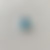 Joli petit bouton "coccinelle " turquoise pastel  taille:  15 mm 