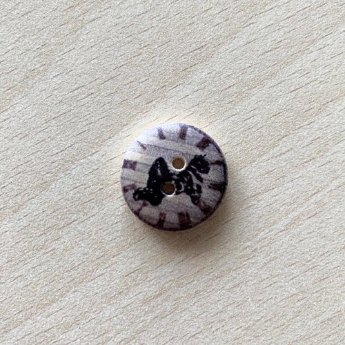 Joli petit bouton "pendule " 11  taille:  20 mm 