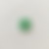 Joli petit bouton en acrylique motif floral vert sapin taille 13 mm