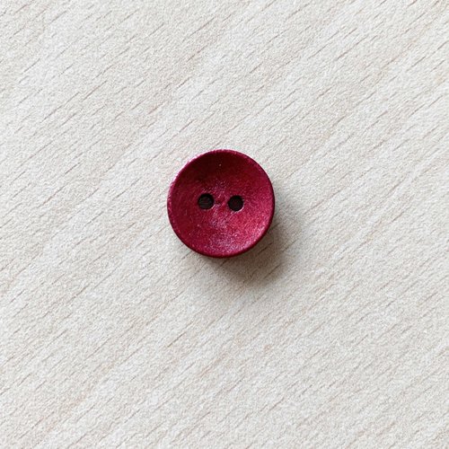 Bouton en bois  (vintage) rouge taille: 1,5 cm 