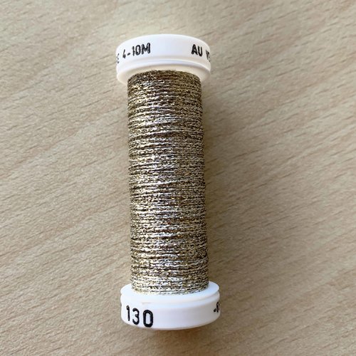 Bobine de fil métallisé au ver à soie130 tressé 4