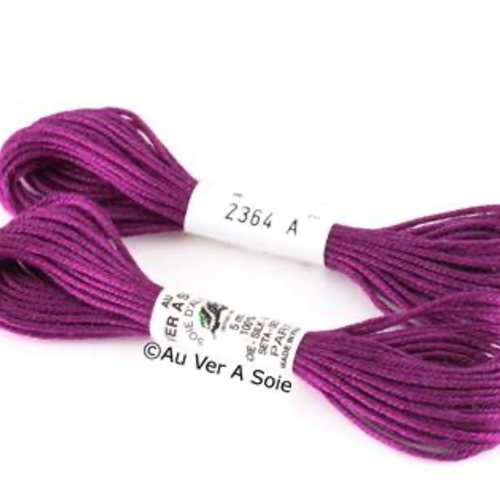 Échevette de soie d'alger  "au ver à soie"  2364 violet d'évêque