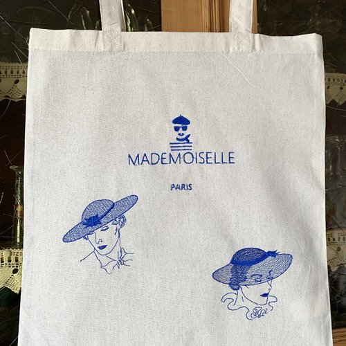 Tote bag brodé motif "mademoiselle" en bleu