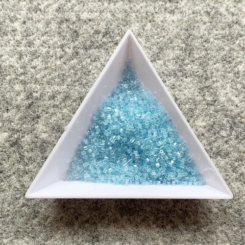 Jolie petite perle "miyuki" micro-bille couleur bleu ciel lustré taille 15/0