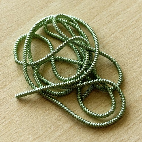 Cannetille spirale tea green  : ressort métallique 2 mm