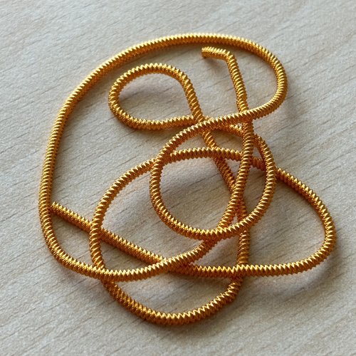 Cannetille spirale safran  : ressort métallique 2 mm