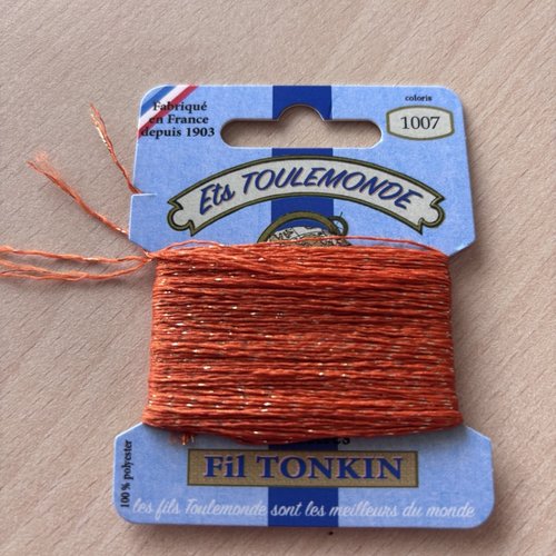 Fil à broder tonkin 1007 orange lamé or
