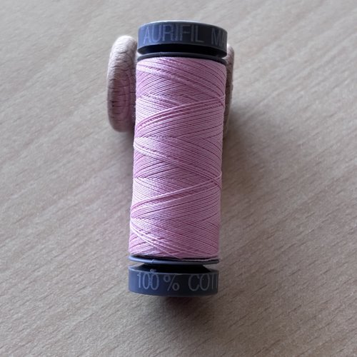 Aurifil mako 28 2423
