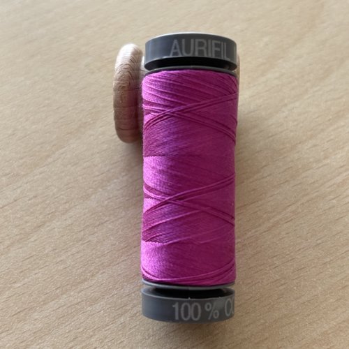 Aurifil mako 28 2588